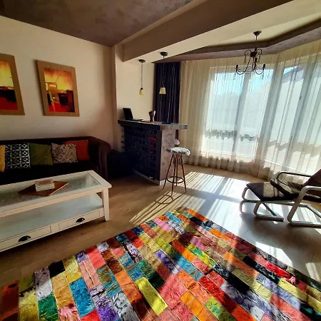 Majestic Residence *