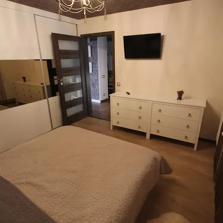 Majestic Apartment *
